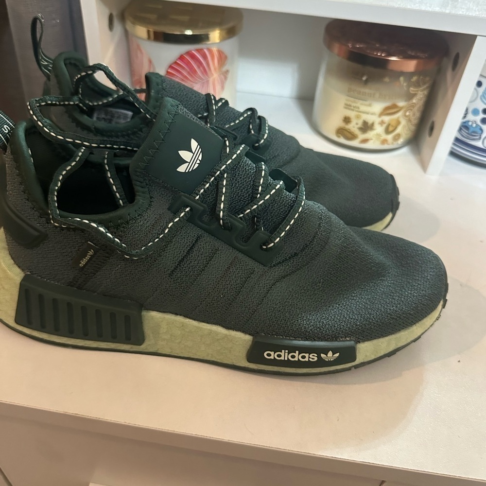 WMNS NMD_R1 'LINEN GREEN’